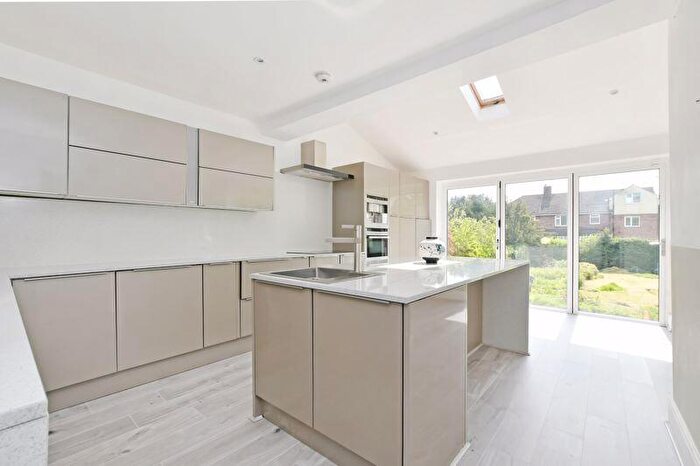 4 Bedroom Detached House To Rent In Norton Lane, Sheffield, S8