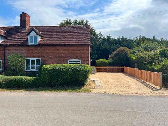 3 Bedroom Semi-Detached House For Sale In Dunnington, Alcester, Warwickshire, B49