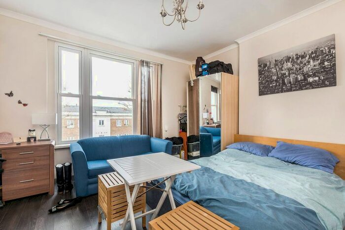 Studio To Rent In Russell Road, Brook Green, London, W14