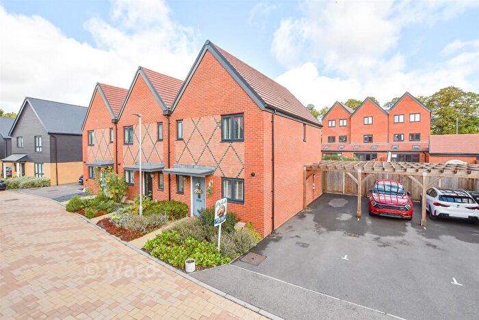 3 Bedroom End Of Terrace House For Sale In Ruby Close, Maidstone, Kent, ME17