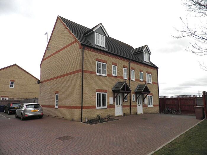 4 Bedroom Semi-Detached House To Rent In Riverbank Close, March, PE15