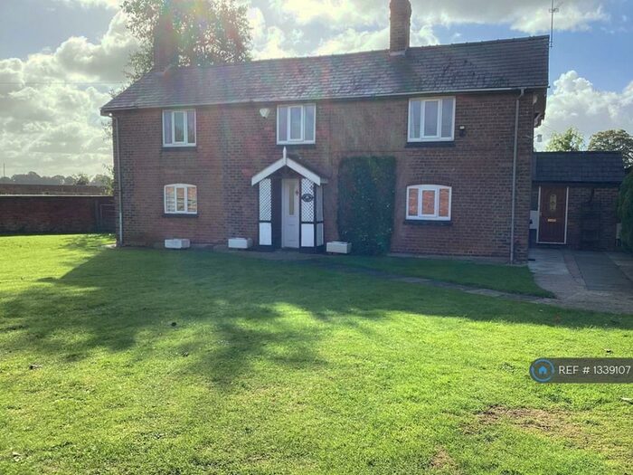 4 Bedroom Detached House To Rent In Macclesfield Road, Holmes Chapel, Crewe, CW4