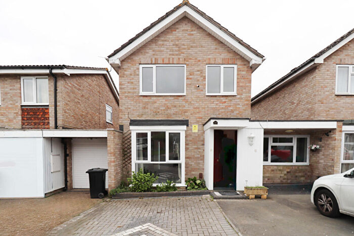 4 Bedroom Link Detached House To Rent In Beverley, Toothill, Swindon, SN5