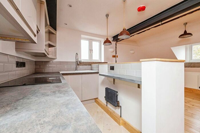 1 Bedroom Flat For Sale In Bridge Street, Saxilby, Lincoln, LN1