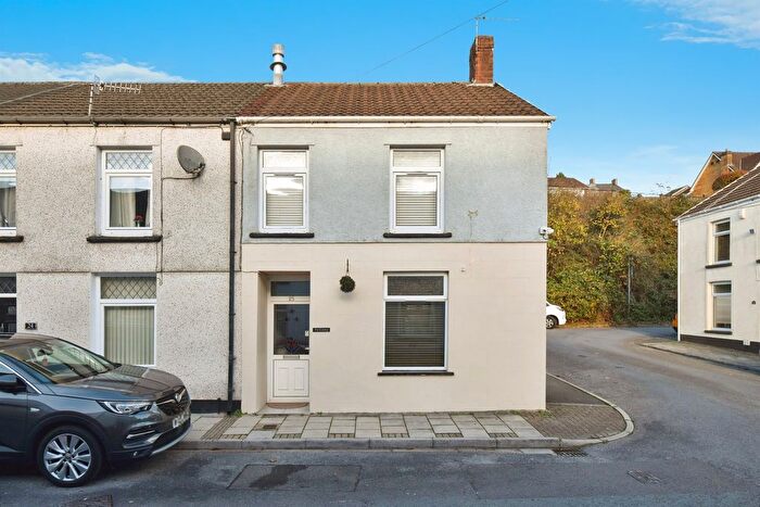 3 Bedroom End Of Terrace House For Sale In Windsor Place, Treharris, CF46