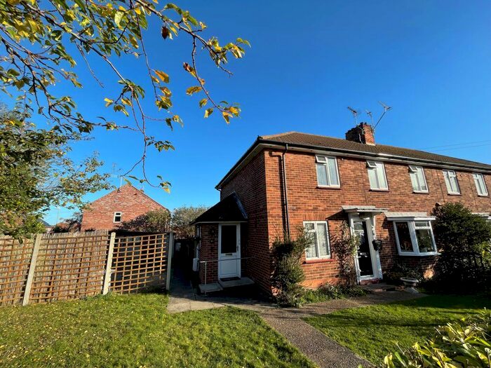 2 Bedroom Flat To Rent In Taylors Road, Rowhedge, Colchester CO5