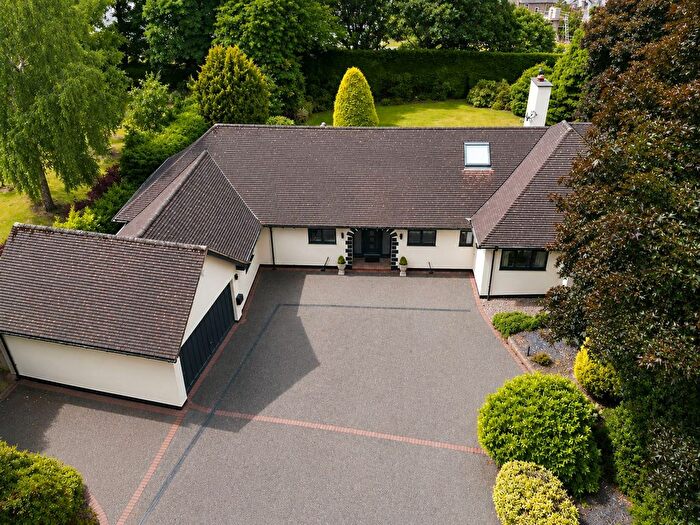 4 Bedroom Detached Bungalow For Sale In Brow Lane, Wirral, CH60