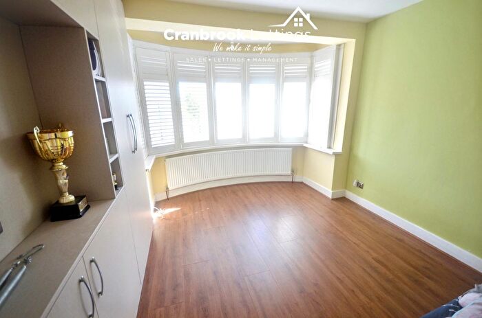 3 Bedroom Terraced House To Rent In Fairlop Road, Ilford, IG6