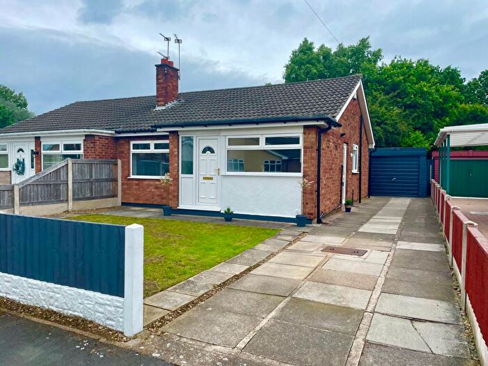 2 Bedroom Semi-Detached Bungalow For Sale In Oakwood Drive, Armthorpe, DN3