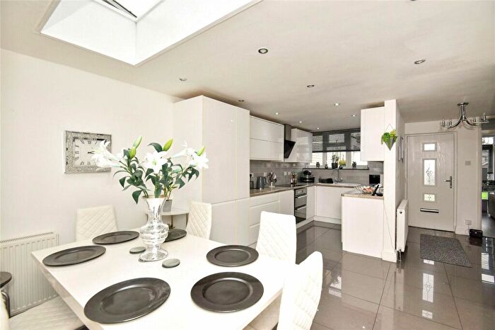 3 Bedroom Bungalow For Sale In Longfield Place, Maidstone, Kent, ME15