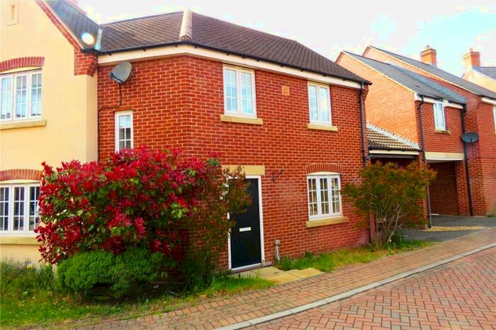 3 Bedroom Semi-Detached House To Rent In Alsop Way, St. Neots, PE19