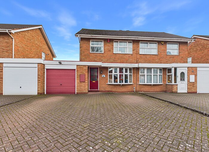 3 Bedroom Semi Detached House For Sale In Lindridge Drive, Sutton Coldfield, B76