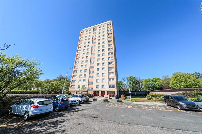 2 Bedroom Flat For Sale In Raeburn Heights, Glenrothes, KY6