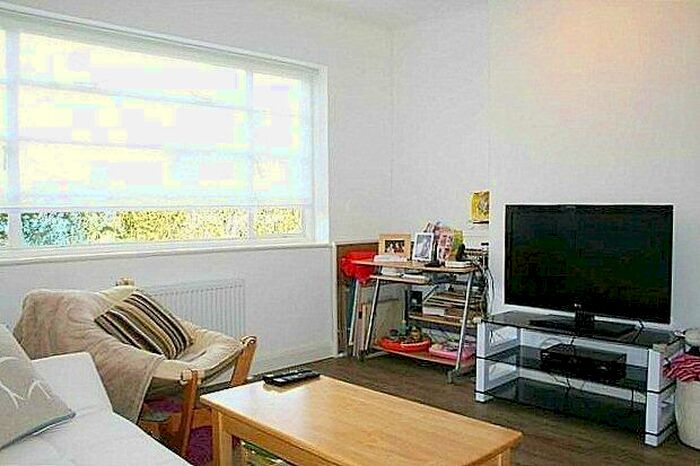2 Bedroom Maisonette To Rent In Denison Close, East Finchley, N2