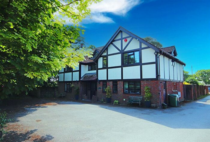 4 Bedroom Detached House To Rent In Arnewood Bridge Road, Sway, Lymington, SO41