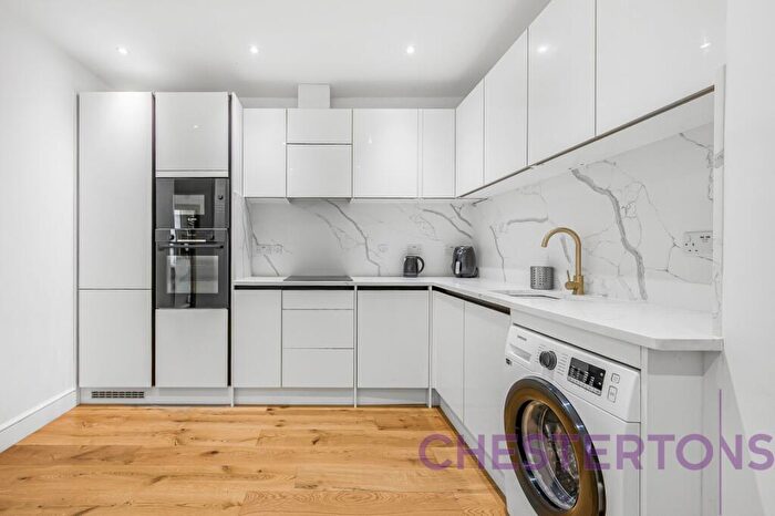 2 Bedroom Flat To Rent In Leyland Road, Canary Wharf, SE12