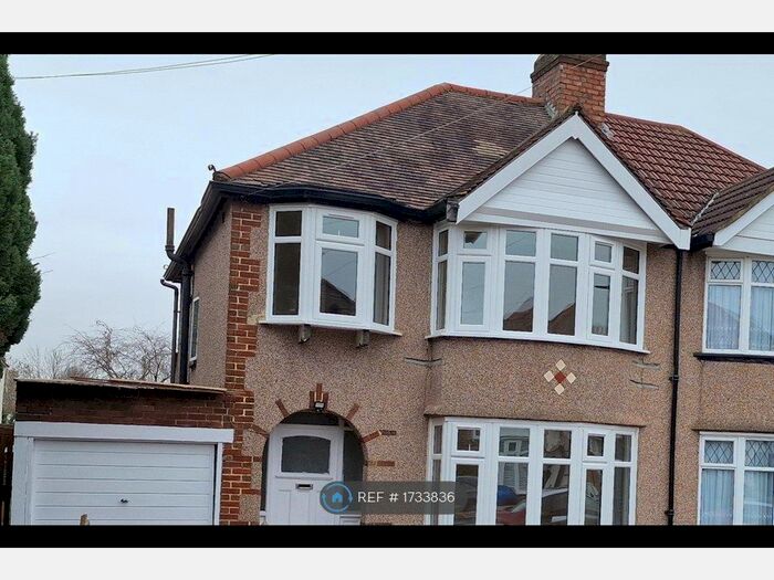 3 Bedroom Semi-Detached House To Rent In London, London, UB6