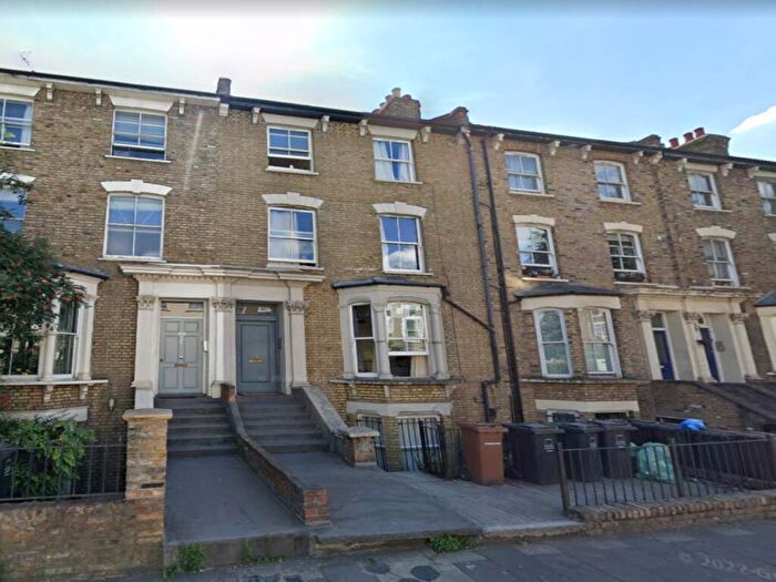 2 Bedroom Flat To Rent In Graham Road, Hackney, London, E8