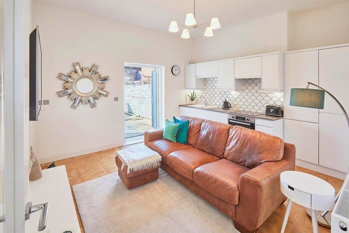2 Bedroom Flat To Rent In High Street West, Redcar, TS10
