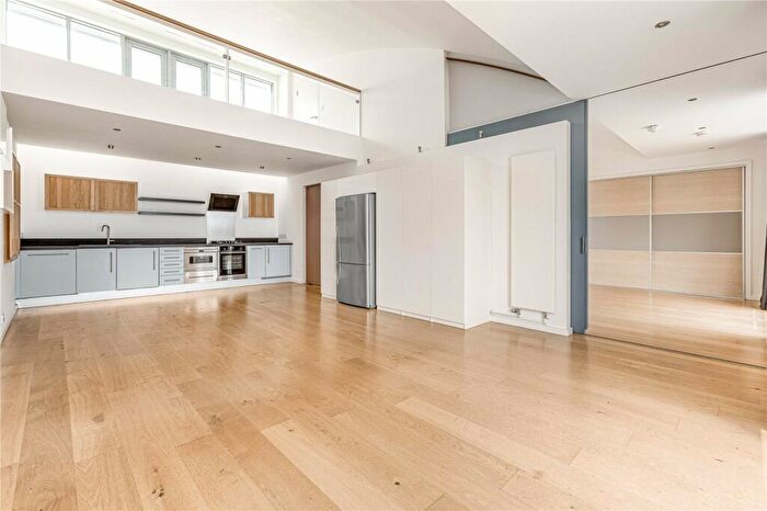 2 Bedroom Flat To Rent In Vineyard Heights, Mortlake High Street, SW14
