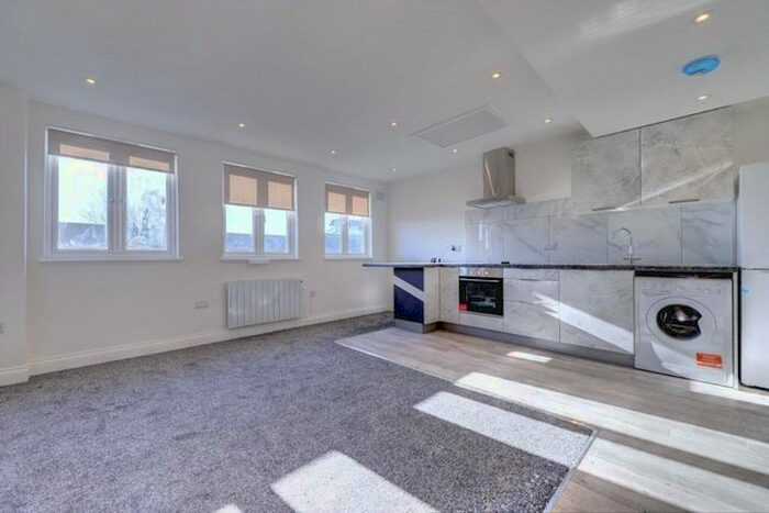 1 Bedroom Flat To Rent In High Street, Ruislip, HA4