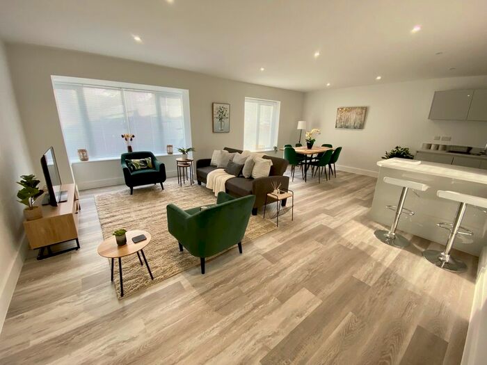 3 Bedroom Mews To Rent In Carbery Avenue, Bournemouth, BH6