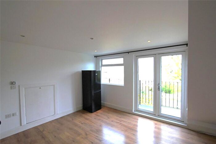 1 Bedroom Apartment To Rent In Tetherdown, London, N10