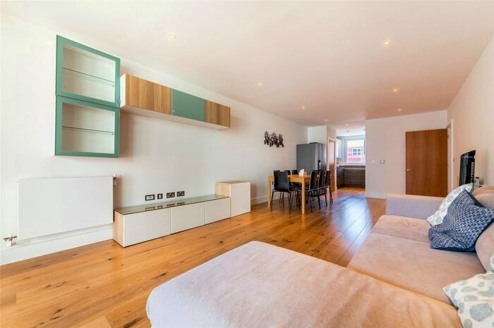 3 Bedroom Flat To Rent In Aurora Point, Plough Way, London, SE16