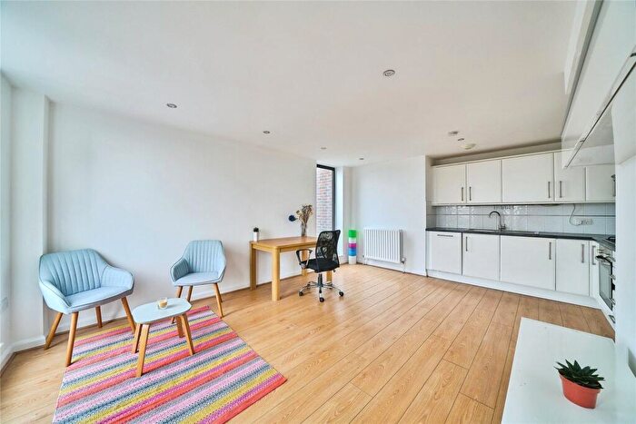 2 Bedroom Flat For Sale In Maryland Street, London, London, E15
