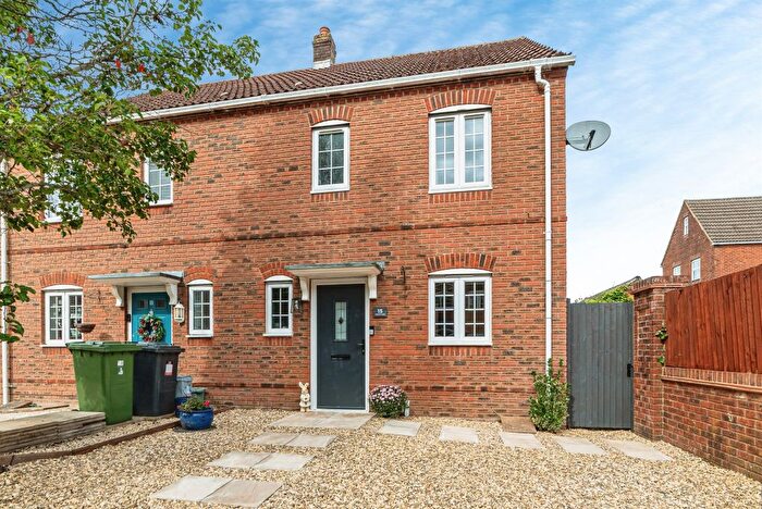 3 Bedroom Semi-Detached House For Sale In Whitgift Close, Beggarwood, Basingstoke, RG22
