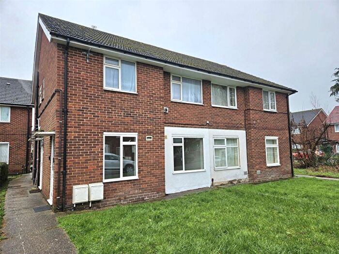 2 Bedroom Flat For Sale In Fairey Avenue, Hayes, Greater London, UB3