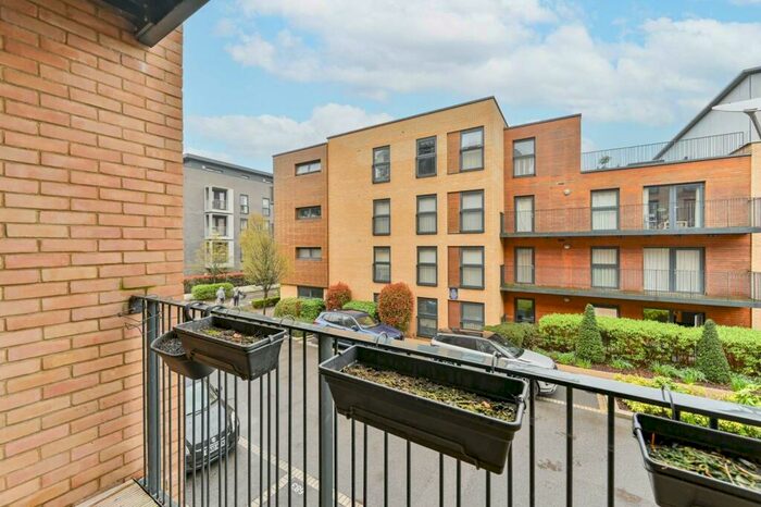 2 Bedroom Flat To Rent In Howard Road, Harrow, Stanmore, HA7