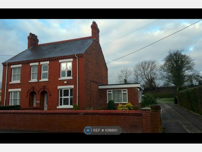 3 Bedroom Semi-Detached House To Rent In Bryn Hyfryd, Penycae, Wrexham LL14