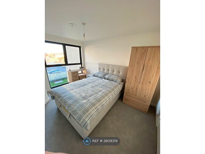 2 Bedroom Flat To Rent In The Tide, Southend-On-Sea, SS1