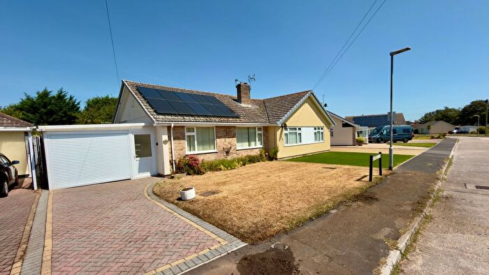 2 Bedroom Semi Detached Bungalow For Sale In Saxondale Avenue, Burnham-On-Sea, TA8