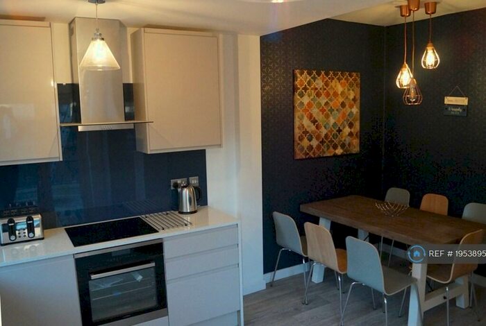 3 Bedroom Terraced House To Rent In Edith Road, Prittlewell, SS2