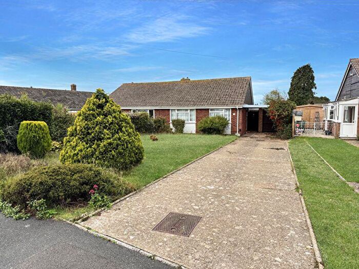 2 Bedroom Bungalow For Sale In Venner Avenue, Cowes, PO31