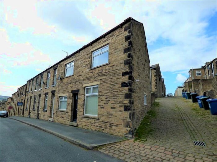 3 Bedroom End Of Terrace House To Rent In Russell Street, Skipton, BD23