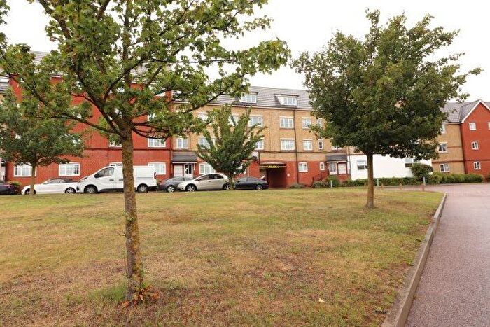 2 Bedroom Flat To Rent In Kendal, Purfleet, RM19