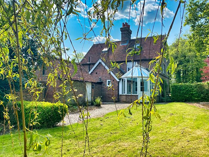 2 Bedroom Cottage To Rent In Hadlow Down Road, Crowborough, TN6