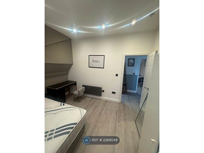 1 Bedroom Flat To Rent In Kirkstall Road, Leeds, LS4