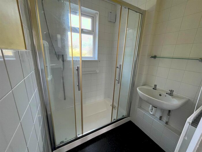 2 Bedroom Flat To Rent In Fitzalan Road, Littlehampton, BN17