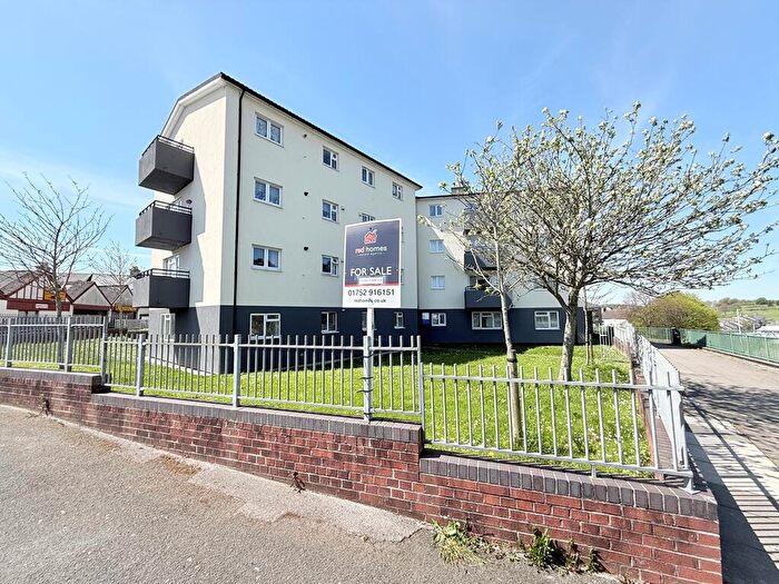 3 Bedroom Flat For Sale In Spacious Bedroom Ground Floor Flat Only A Short Walk To City Centre., PL1