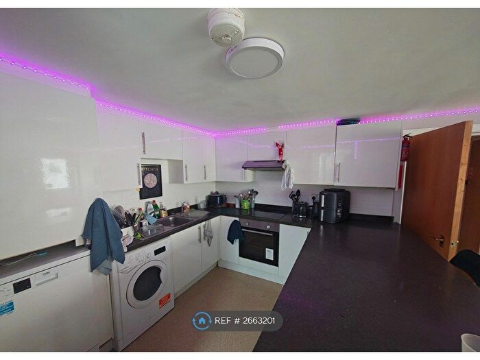 6 Bedroom Flat To Rent In Cardiff, Cardiff, CF24
