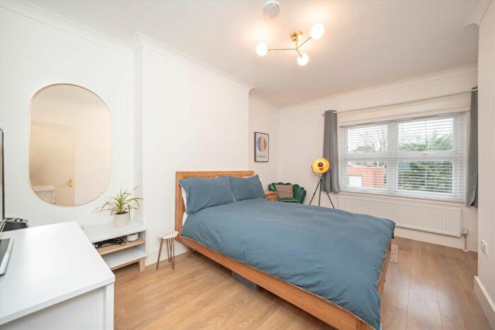 2 Bedroom Flat For Sale In Sumatra Road, West Hampstead, NW6