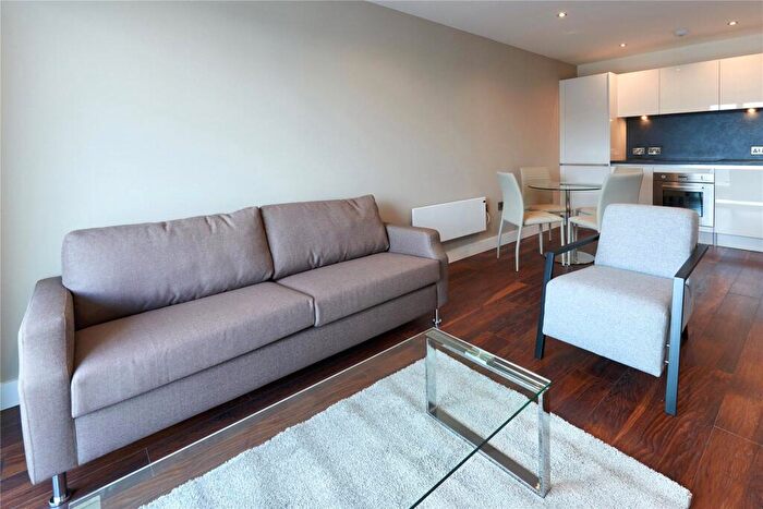 2 Bedroom Apartment To Rent In New Bridge Street Salford, M3