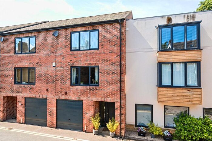 4 Bedroom Terraced House For Sale In Back Dragon Parade, Harrogate, HG1