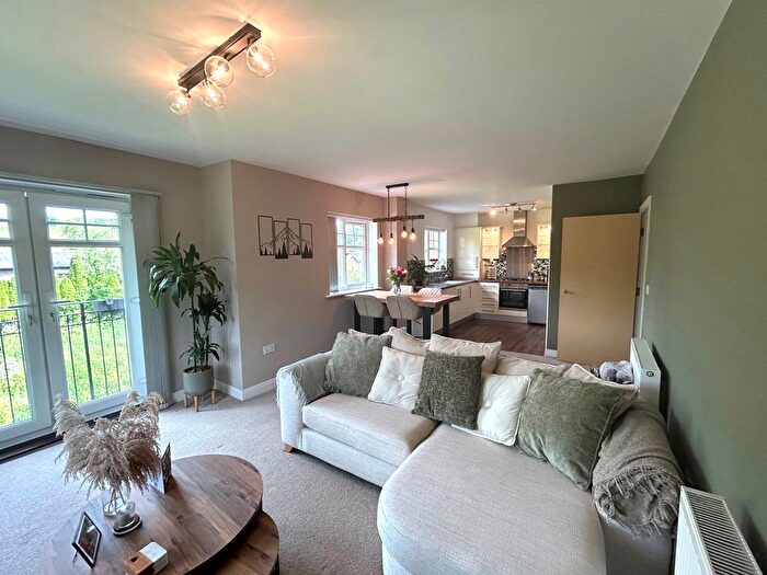 2 Bedroom Flat To Rent In Gardinar Close, Standish, Wigan, WN1