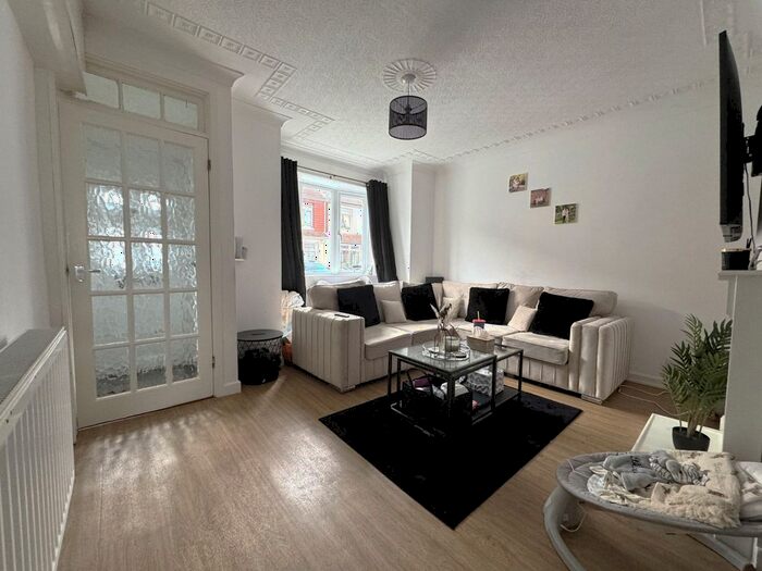 3 Bedroom Terraced House To Rent In Freemantle Road, Gosport, Hampshire, PO12