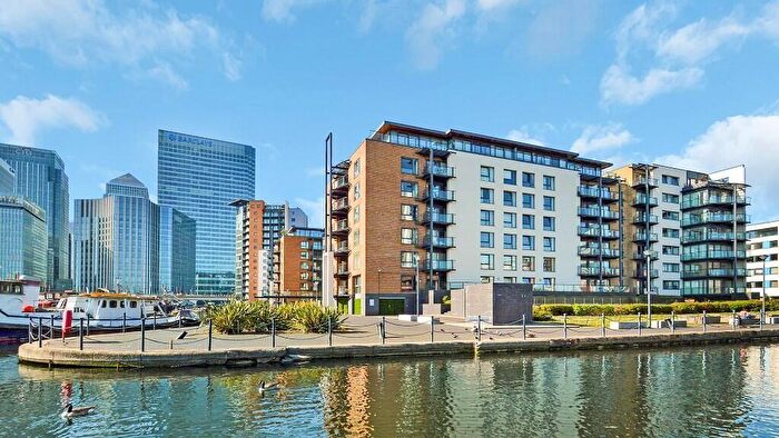 3 Bedroom Apartment To Rent In Boardwalk Place, Canary Wharf, London, E14